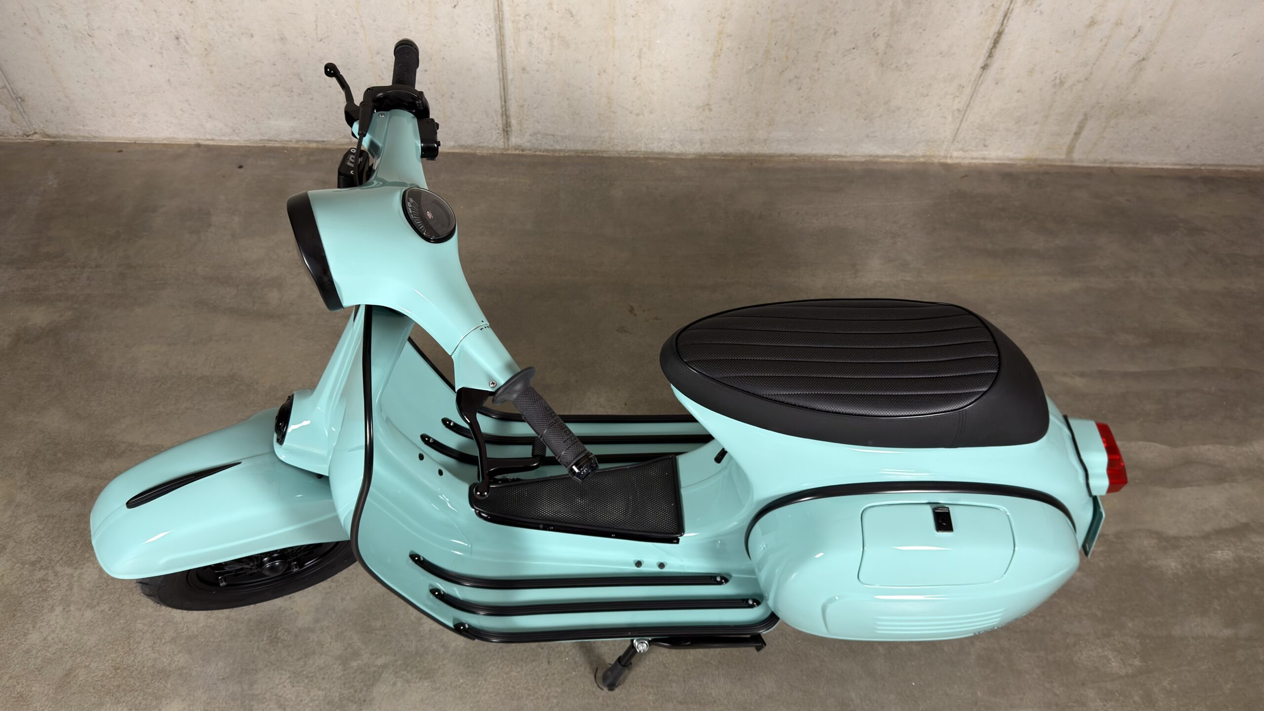 Vespa-Cristian-46-001-Vespa-Super-221-010