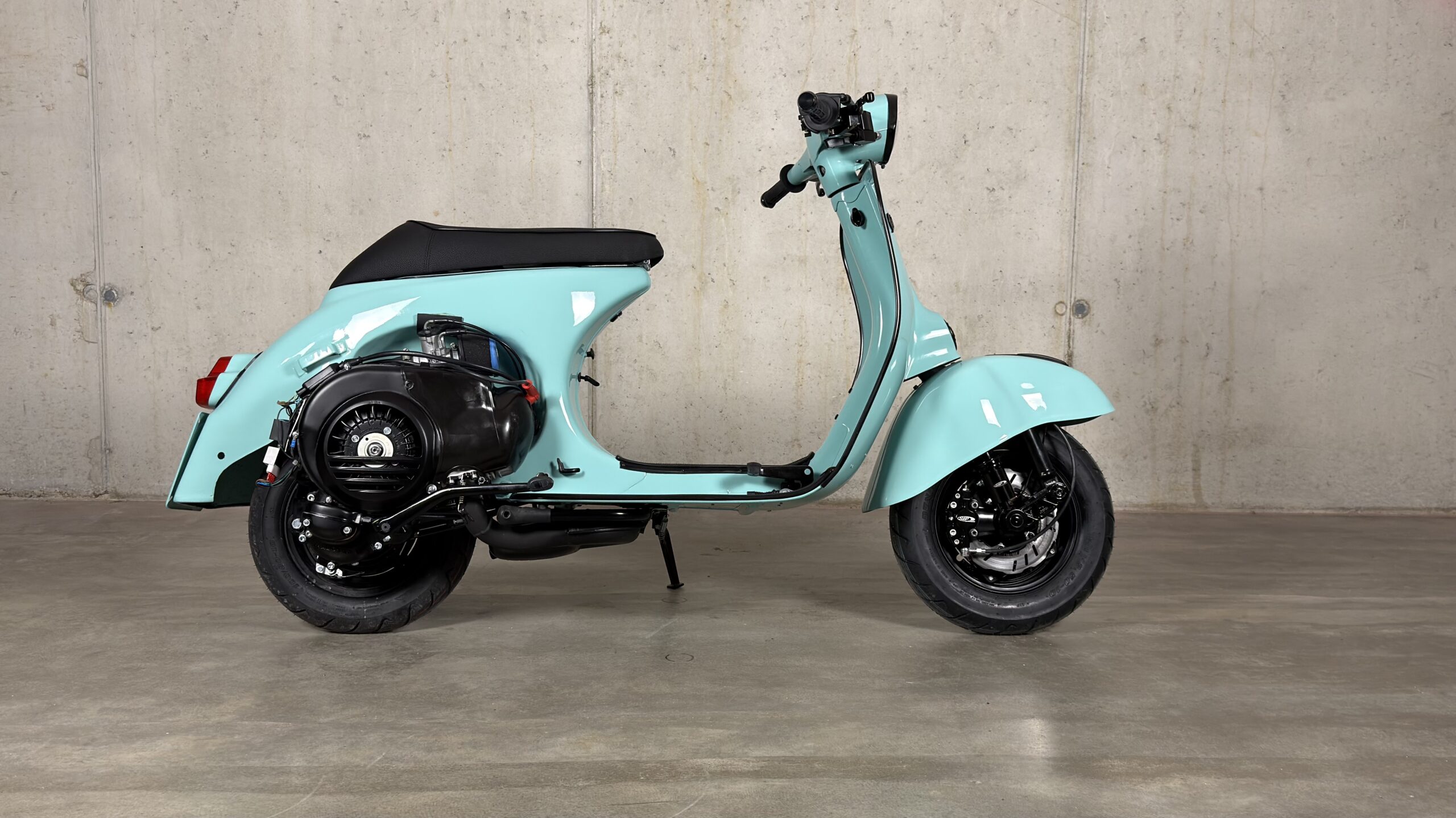Vespa-Cristian-46-001-Vespa-Super-221-013