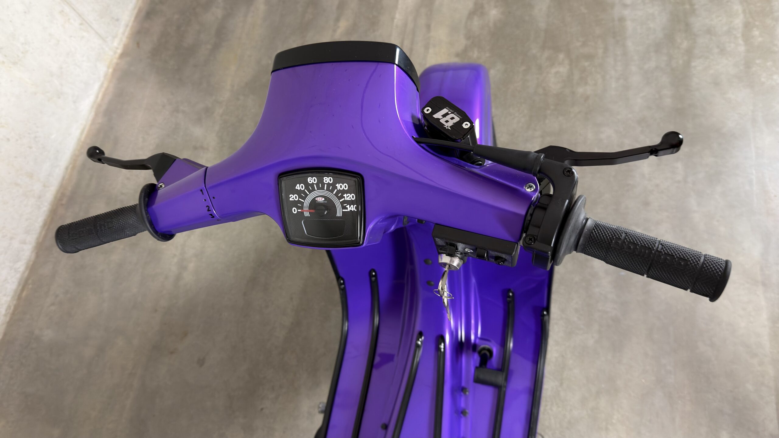 Vespa-Cristian-46-005-Vespa-V125-Viola-002