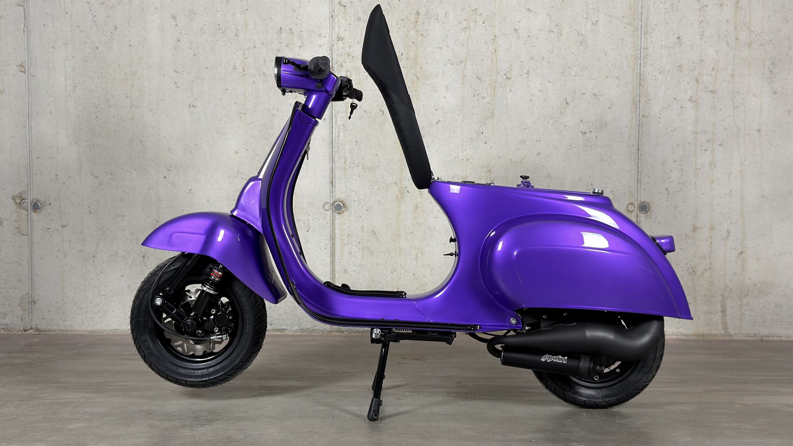 Vespa-Cristian-46-005-Vespa-V125-Viola-013