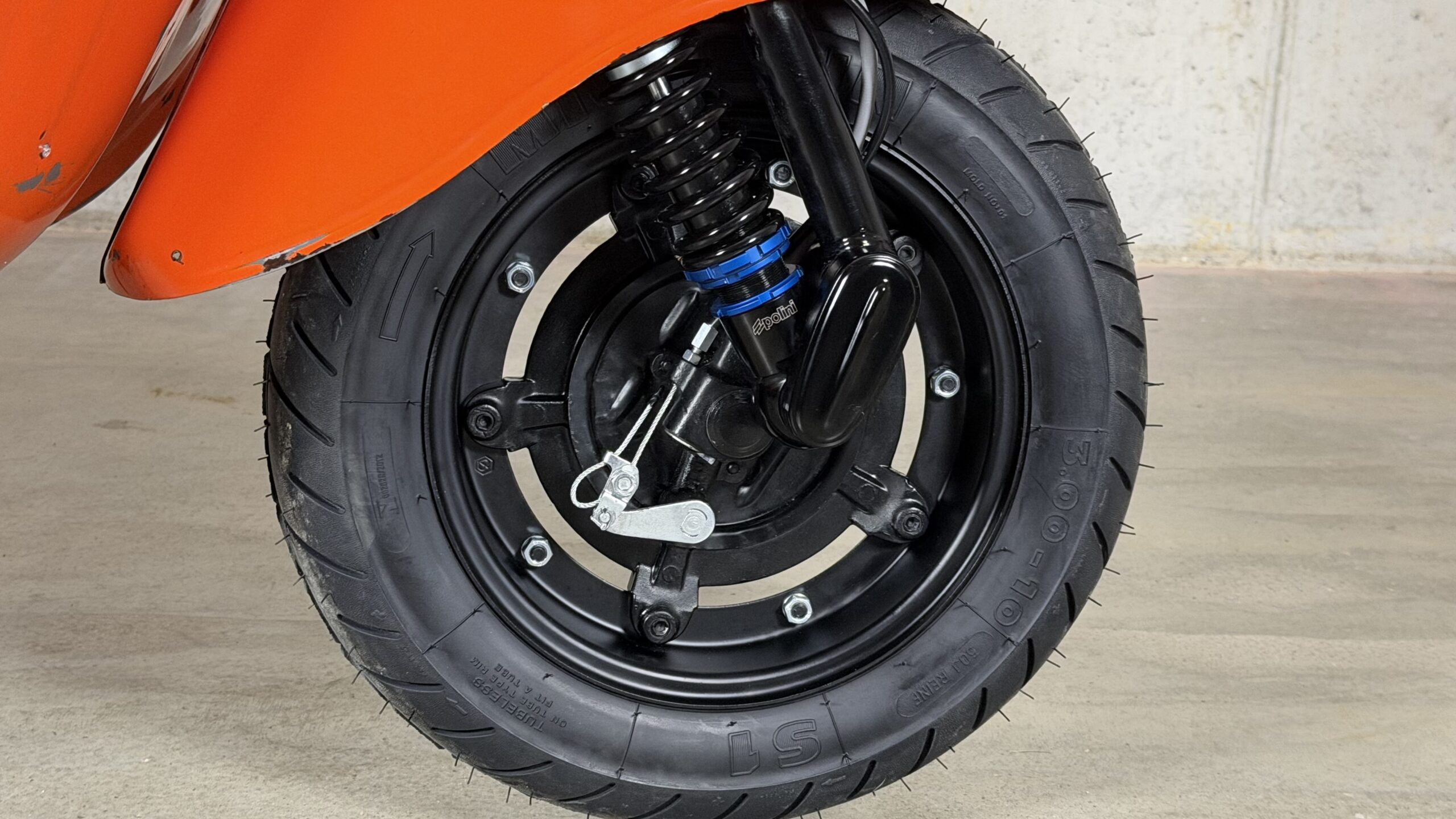 Vespa-Cristian-46-007-Vespa-Special-Arancia-003