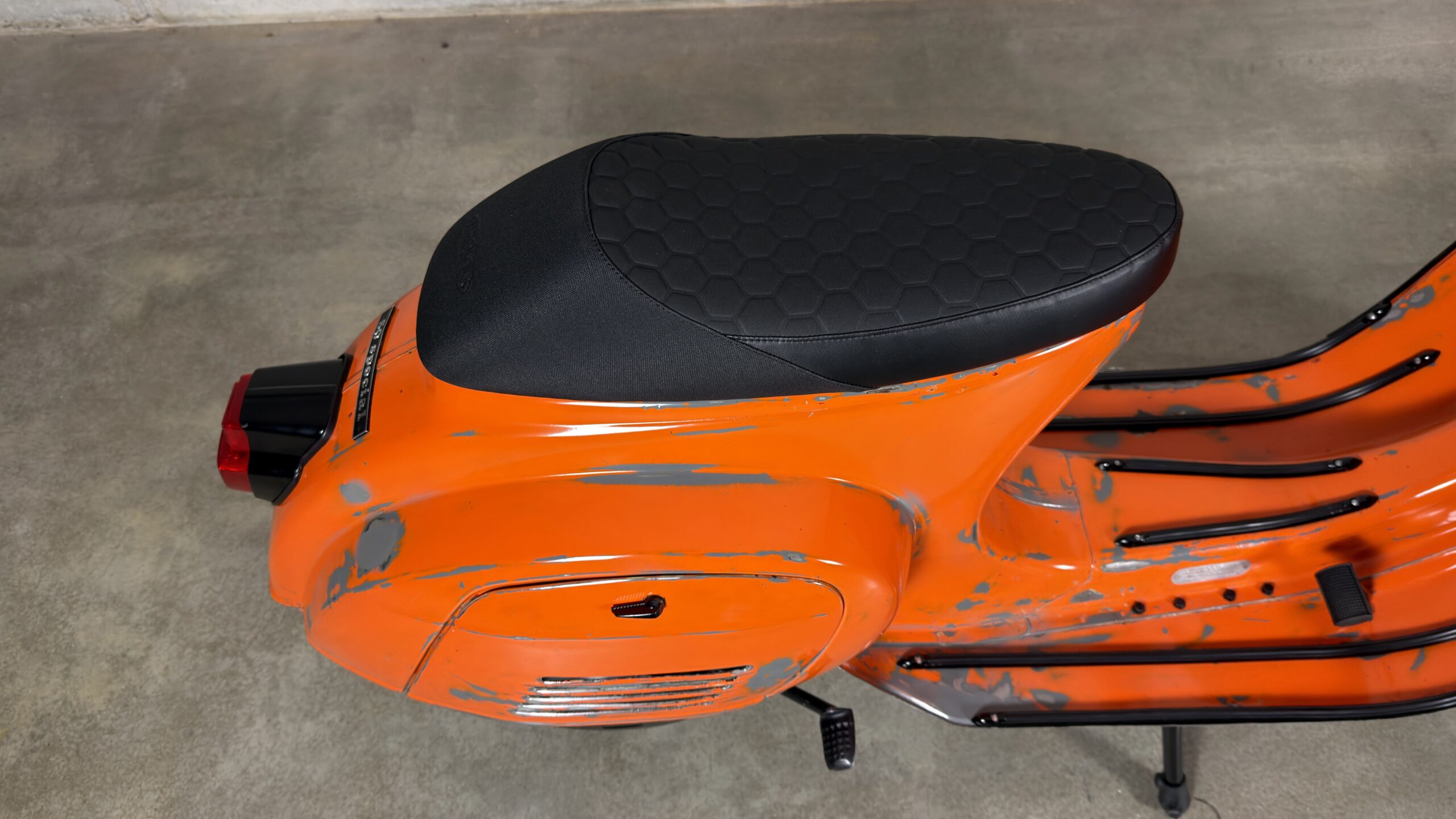 Vespa-Cristian-46-007-Vespa-Special-Arancia-005