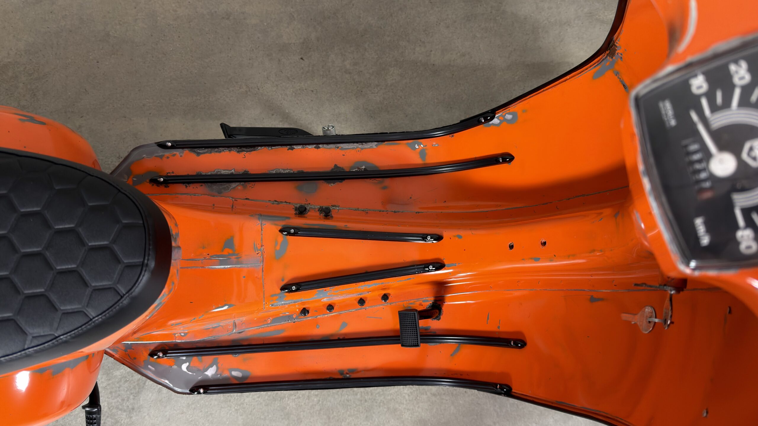 Vespa-Cristian-46-007-Vespa-Special-Arancia-006