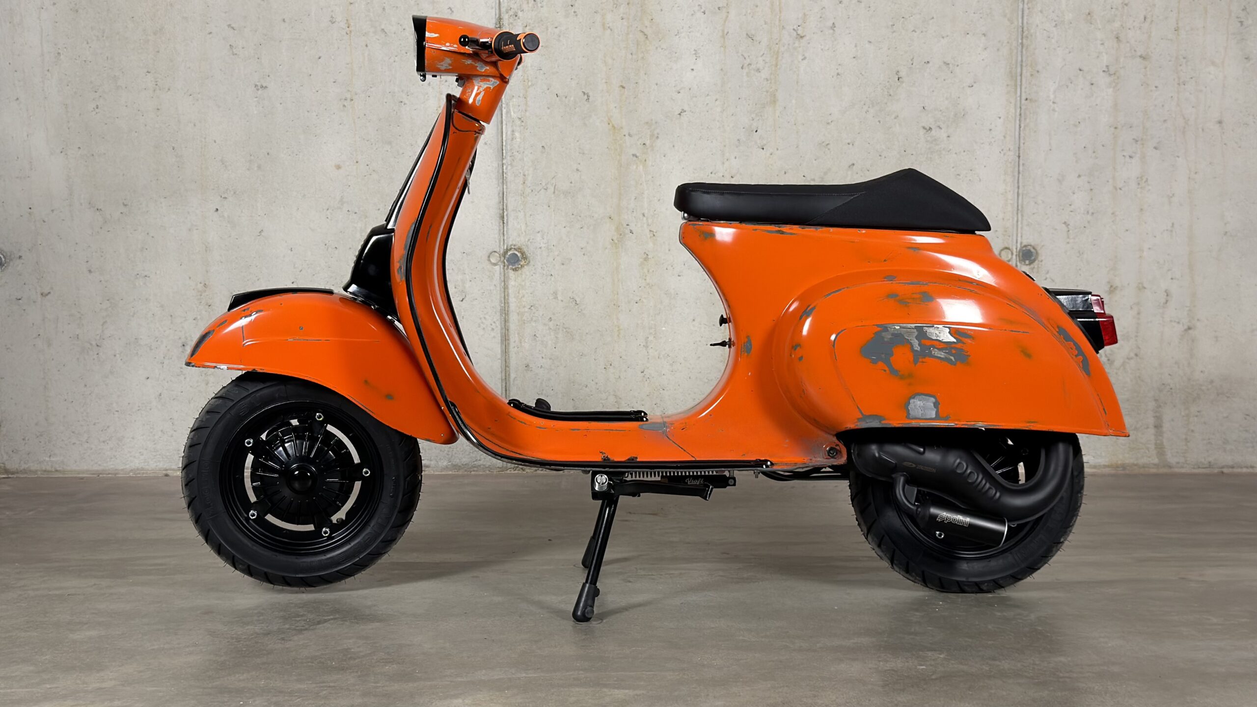 Vespa-Cristian-46-007-Vespa-Special-Arancia-007