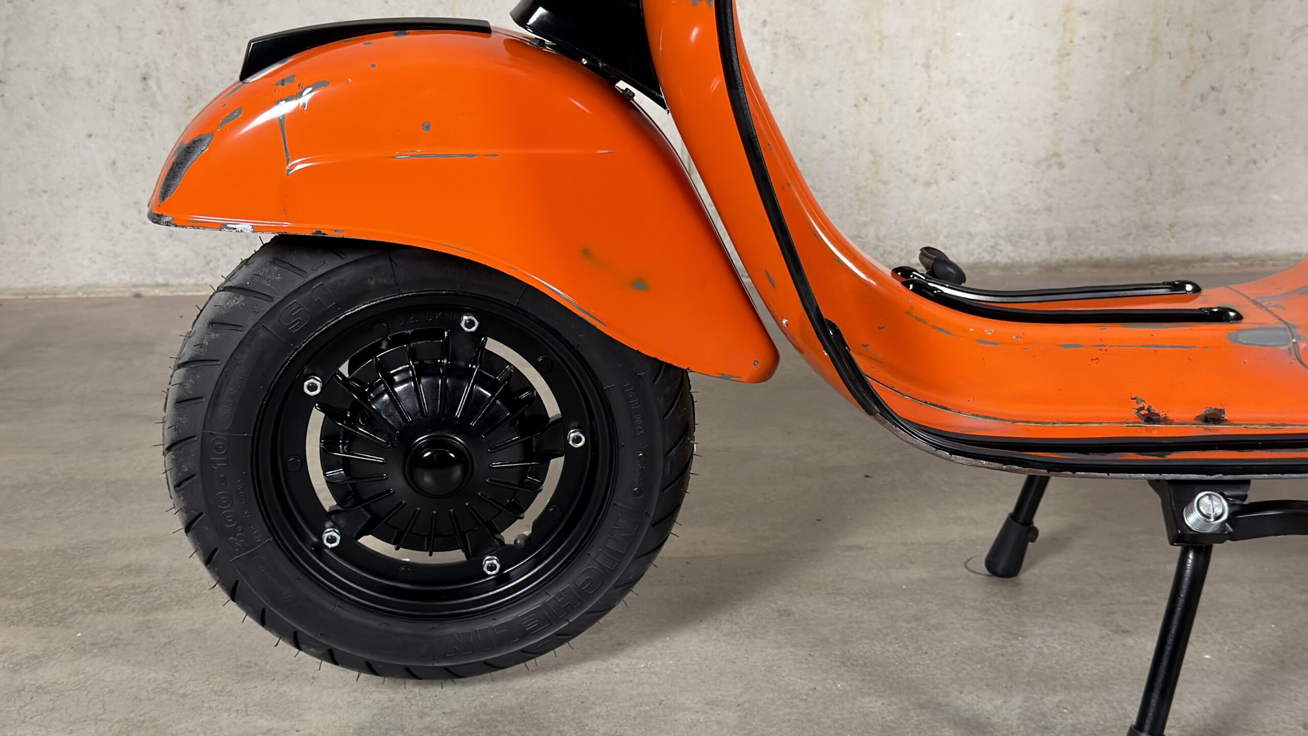 Vespa-Cristian-46-007-Vespa-Special-Arancia-009