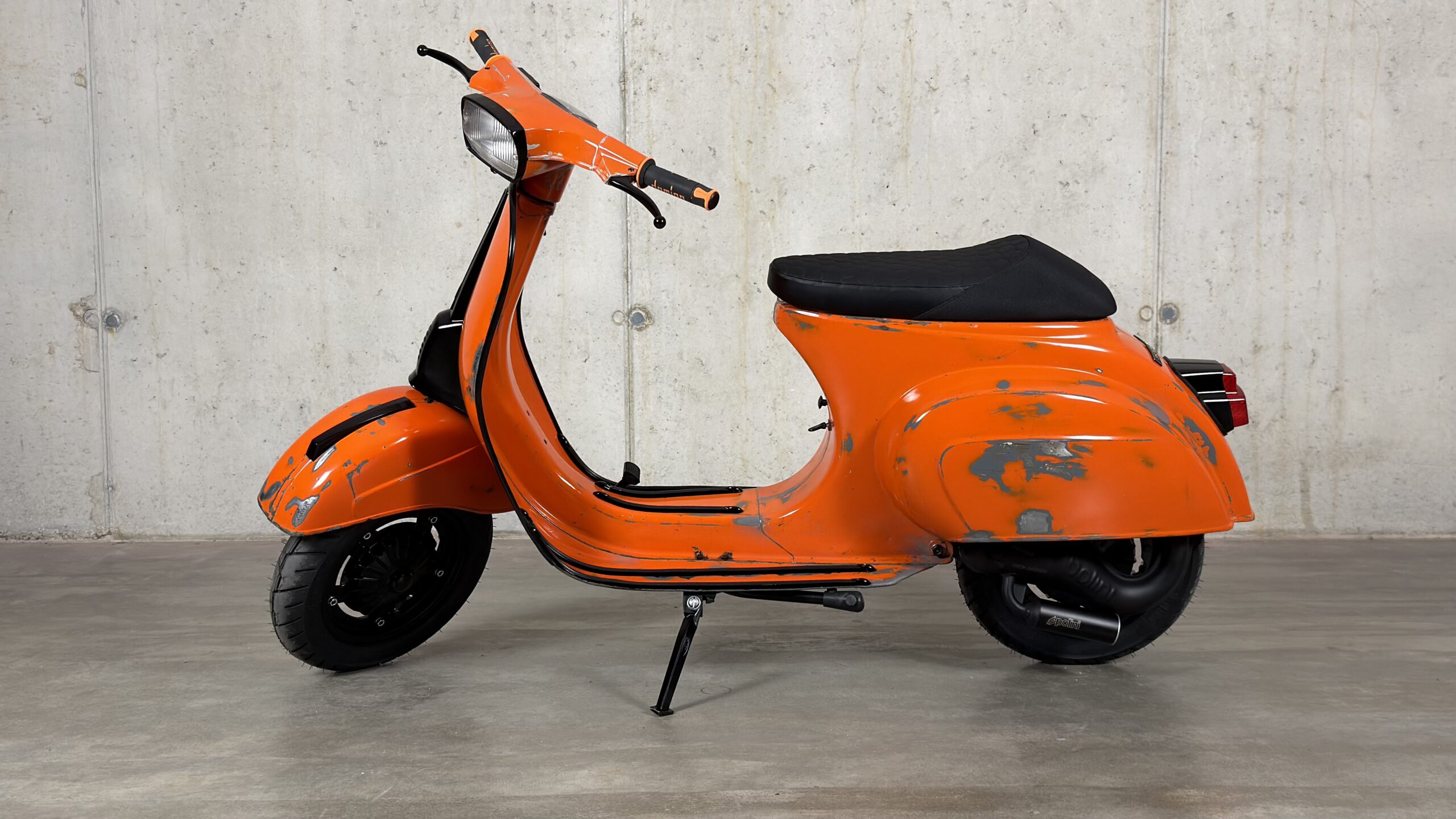 Vespa-Cristian-46-007-Vespa-Special-Arancia-010