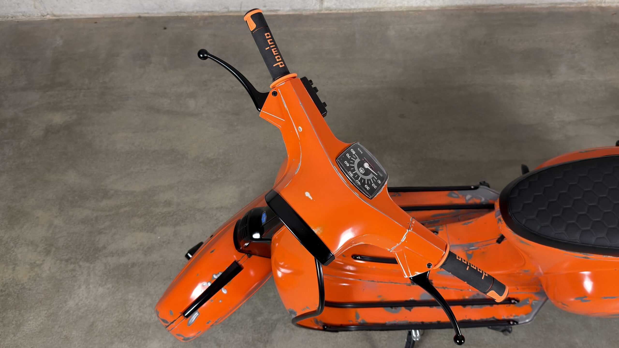 Vespa-Cristian-46-007-Vespa-Special-Arancia-012