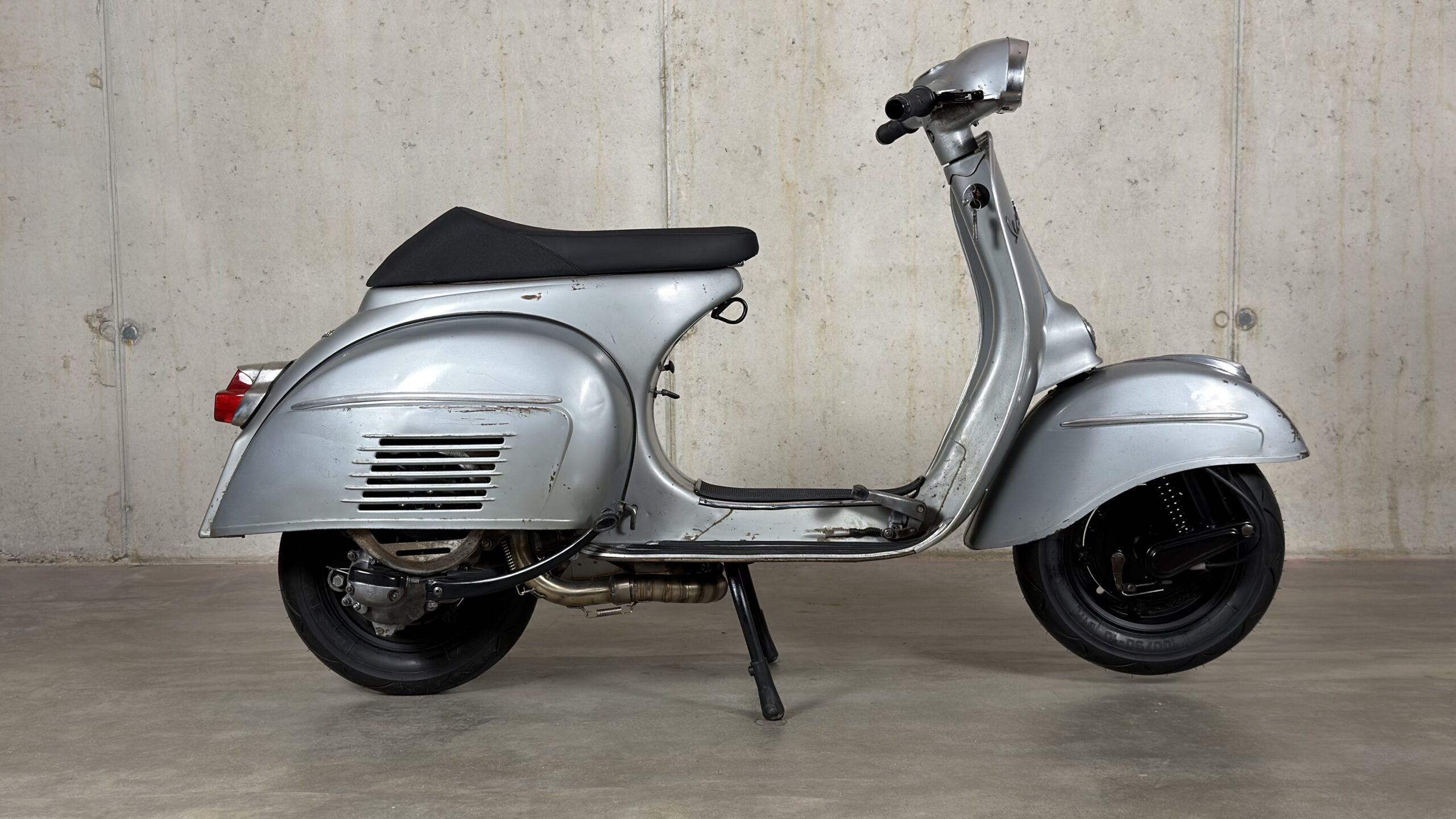 Vespa-Cristian-46-009-Vespa-177-Argento-001