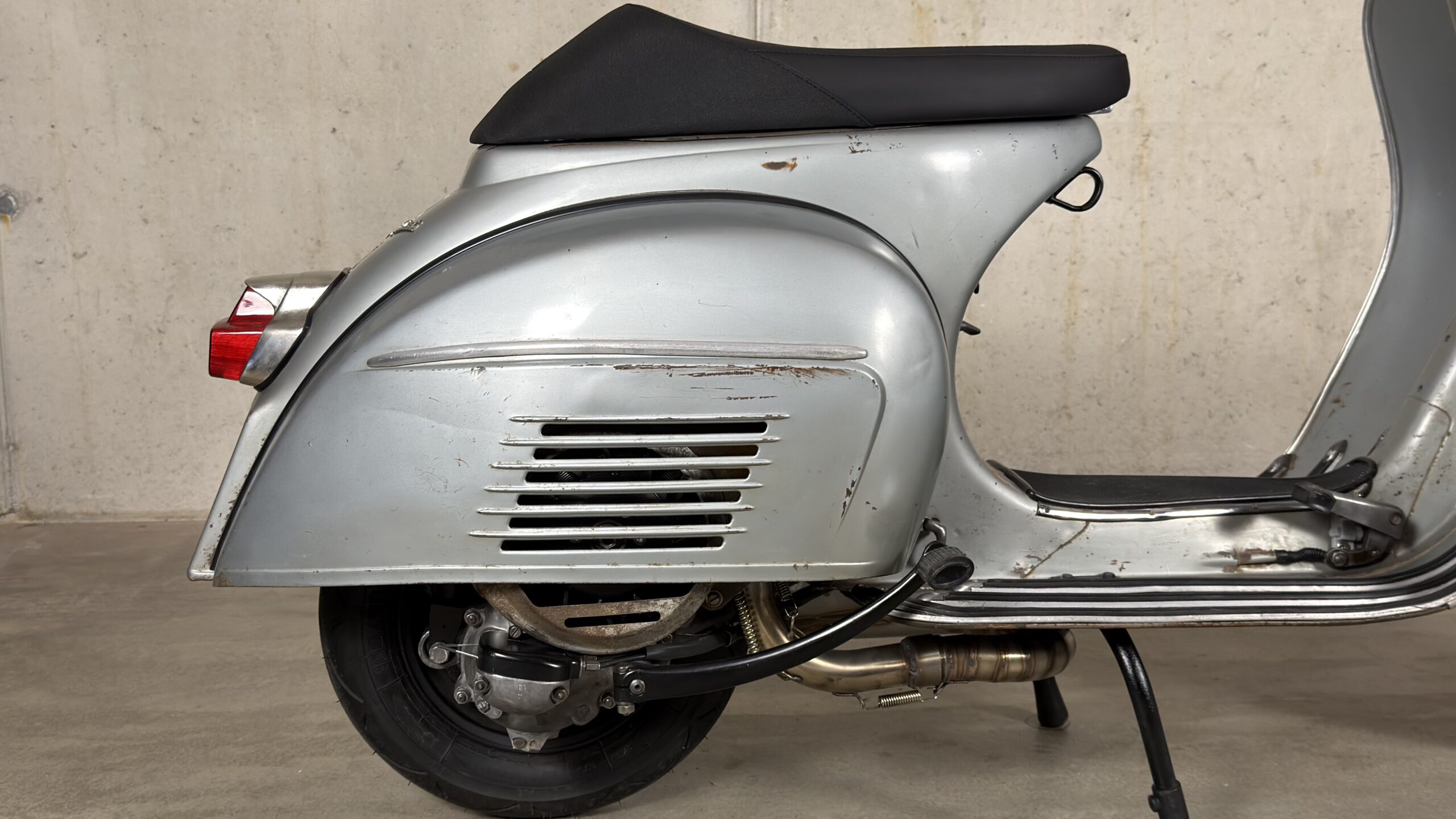 Vespa-Cristian-46-009-Vespa-177-Argento-002