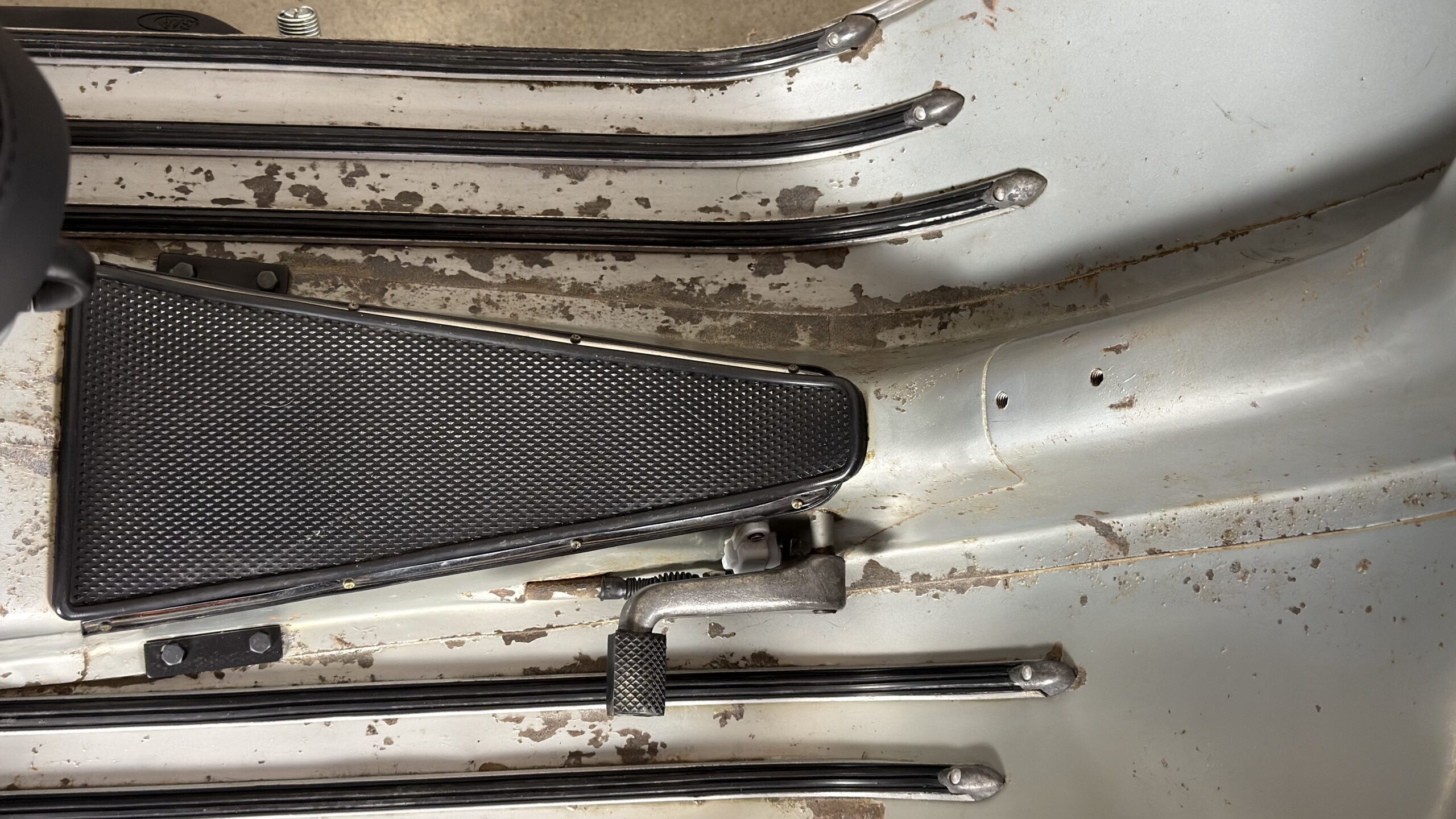 Vespa-Cristian-46-009-Vespa-177-Argento-003