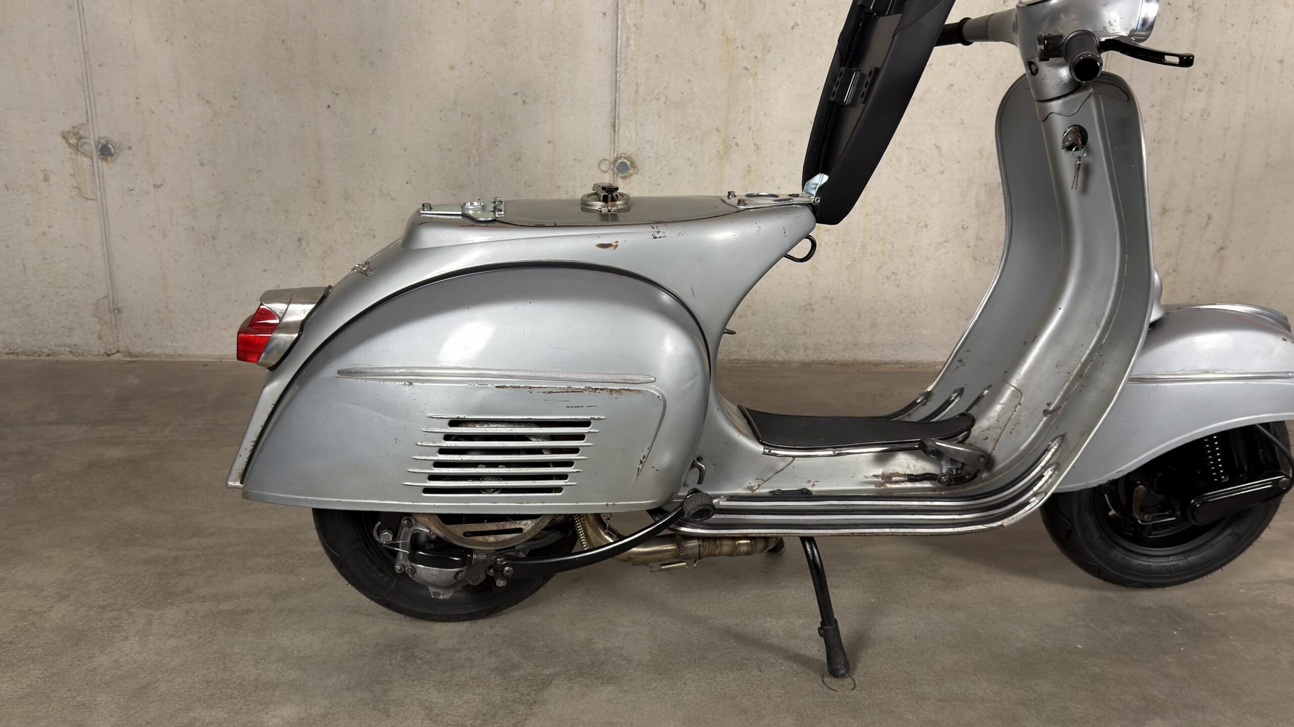 Vespa-Cristian-46-009-Vespa-177-Argento-005