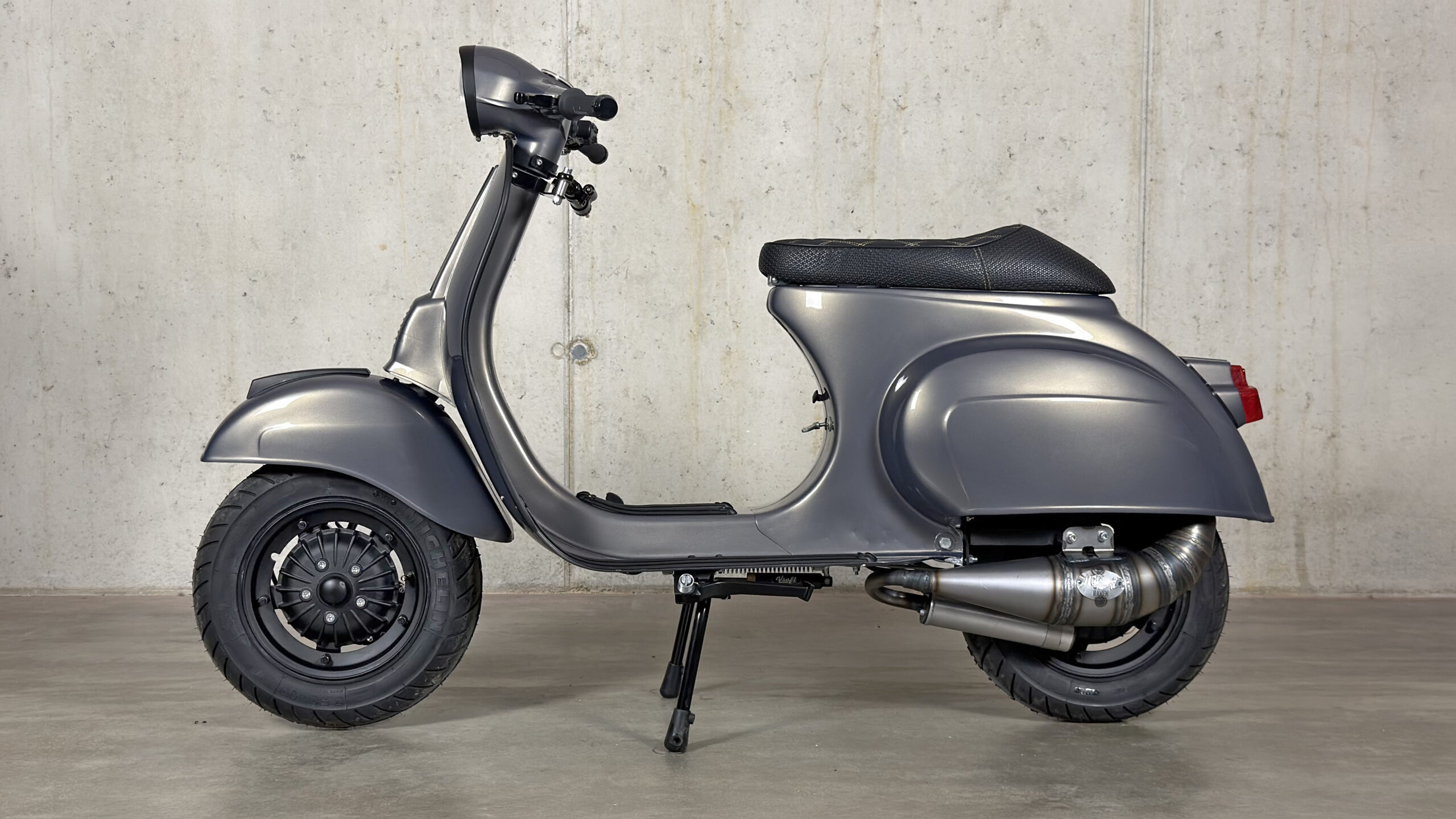 Vespa-Cristian-46-015-VespaSpecial165BFA-002